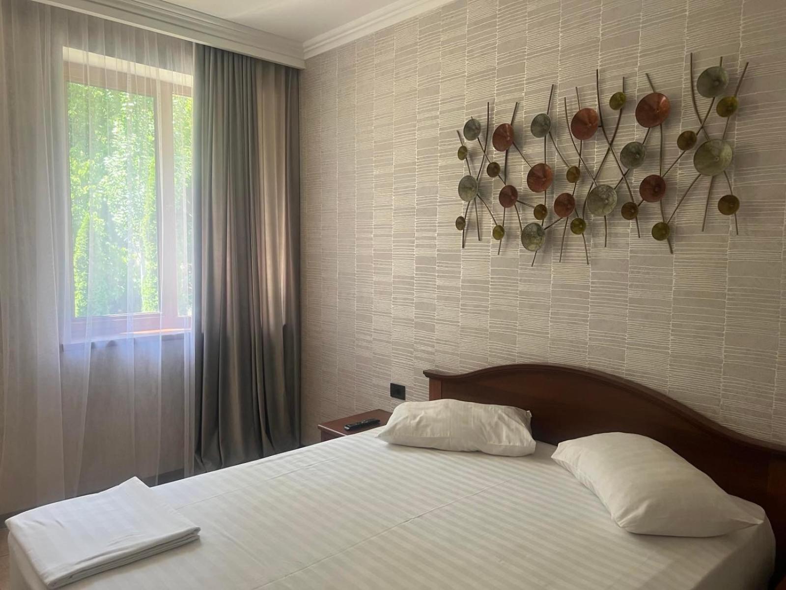 Park Avenue Hotel יירבאן מראה חיצוני תמונה