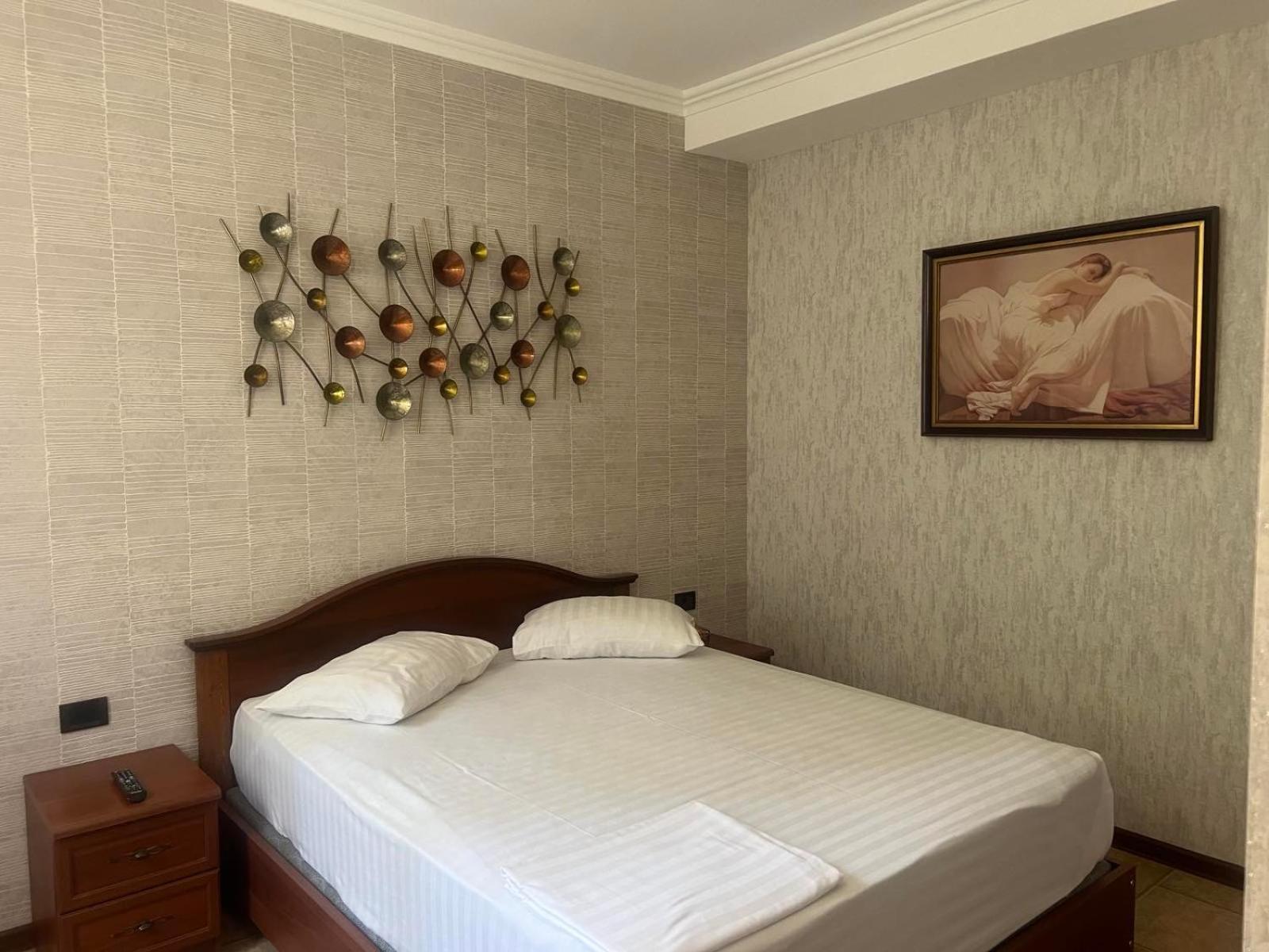 Park Avenue Hotel יירבאן מראה חיצוני תמונה
