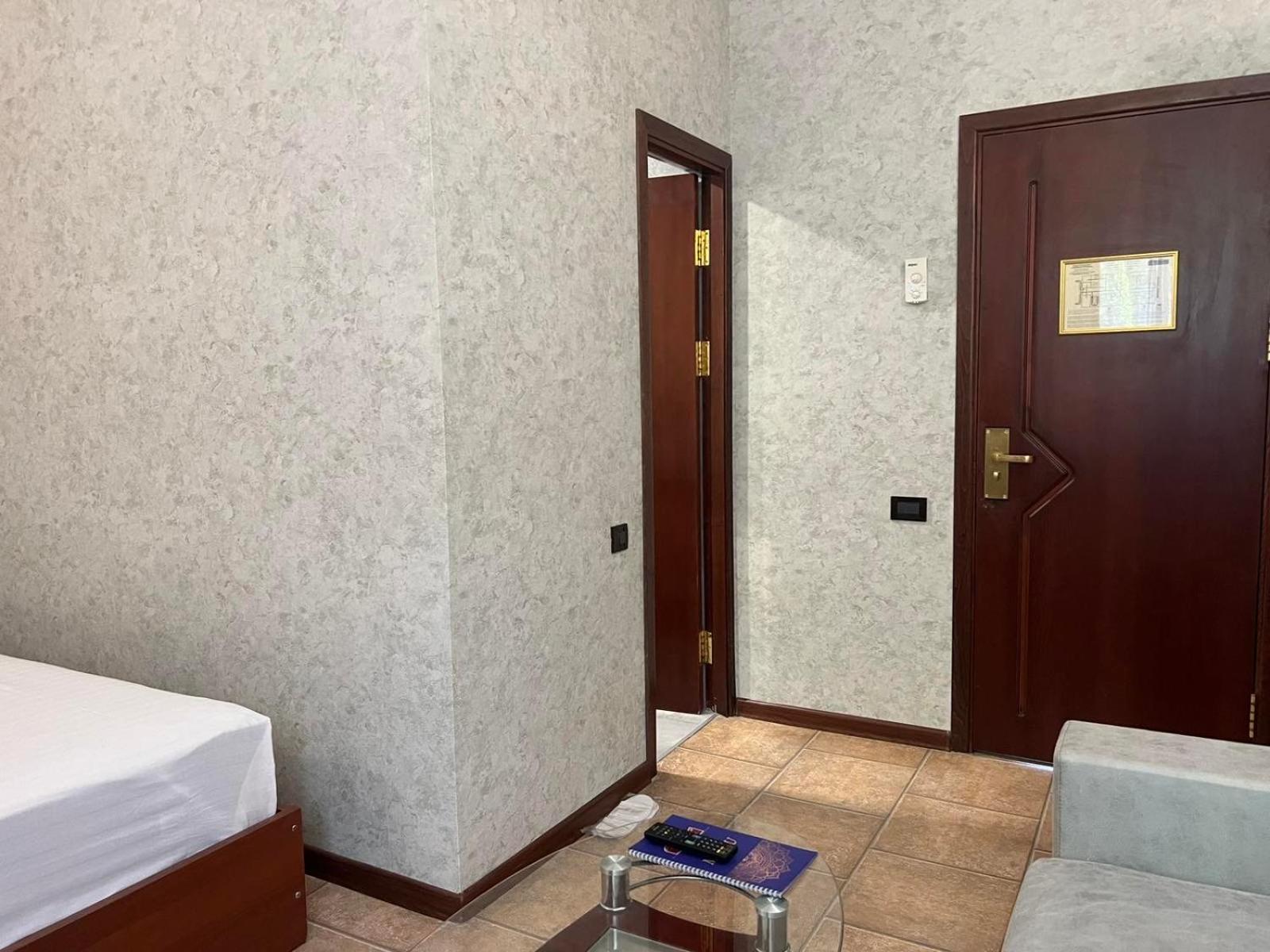 Park Avenue Hotel יירבאן מראה חיצוני תמונה