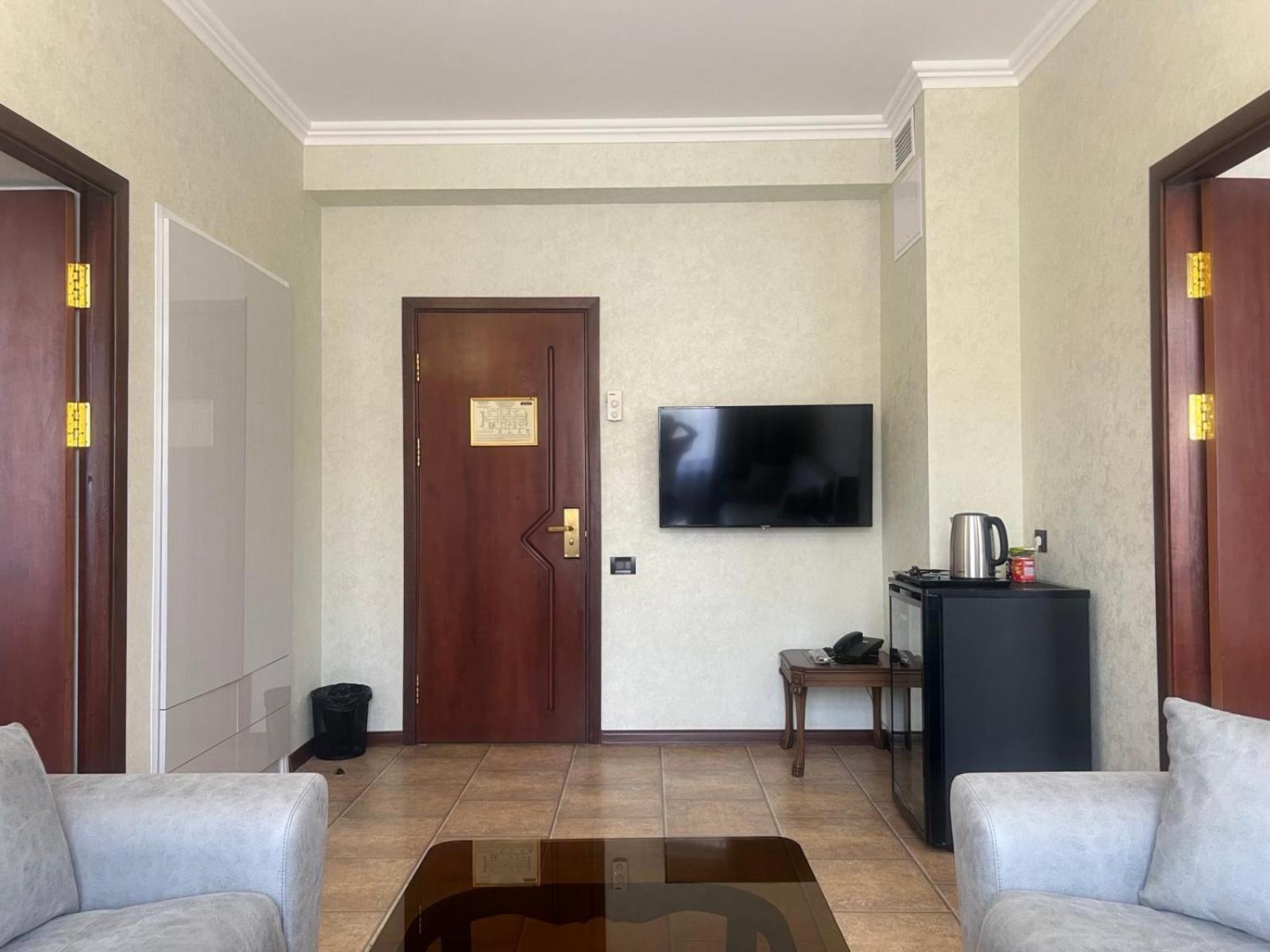 Park Avenue Hotel יירבאן מראה חיצוני תמונה