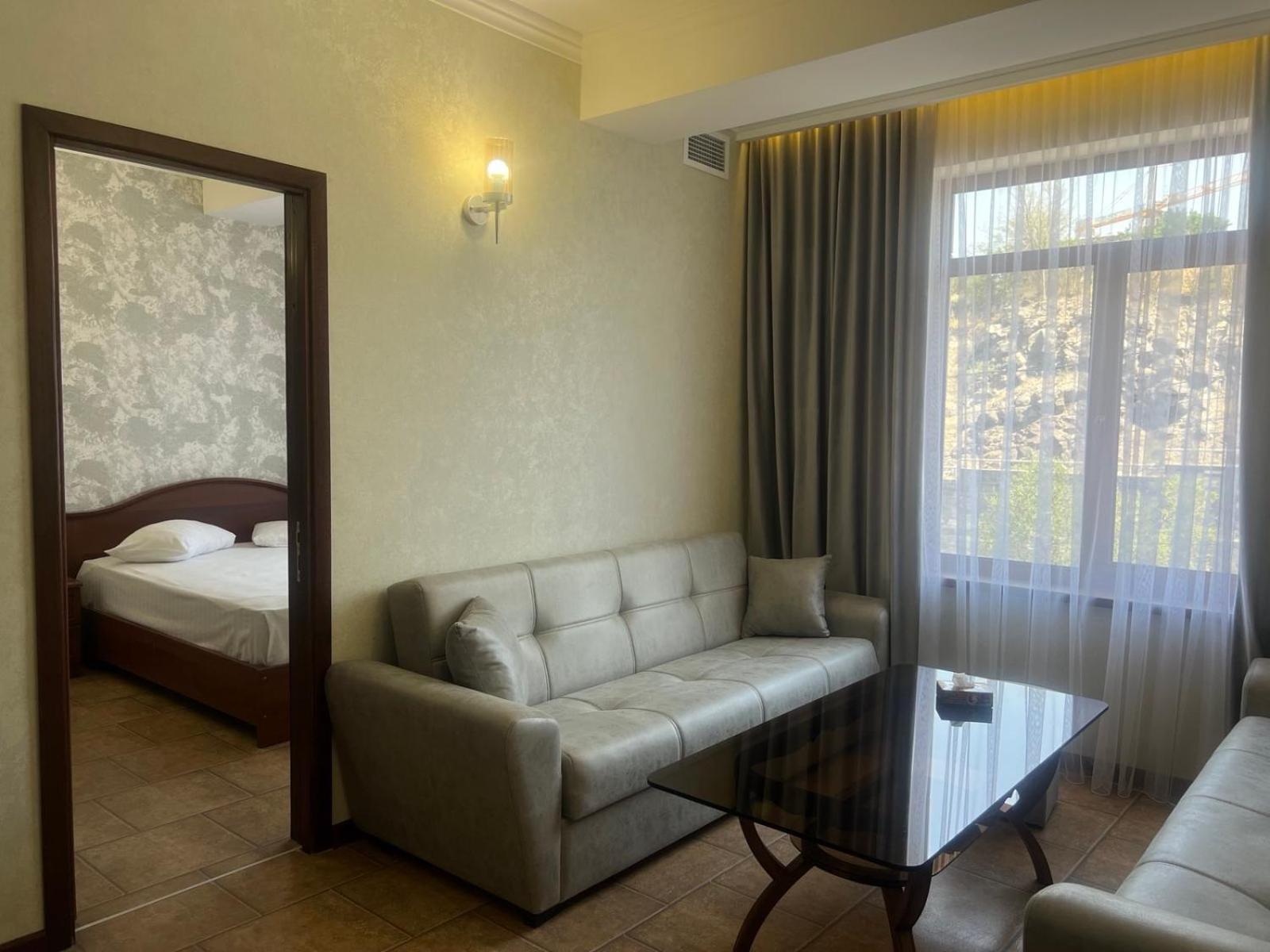 Park Avenue Hotel יירבאן מראה חיצוני תמונה