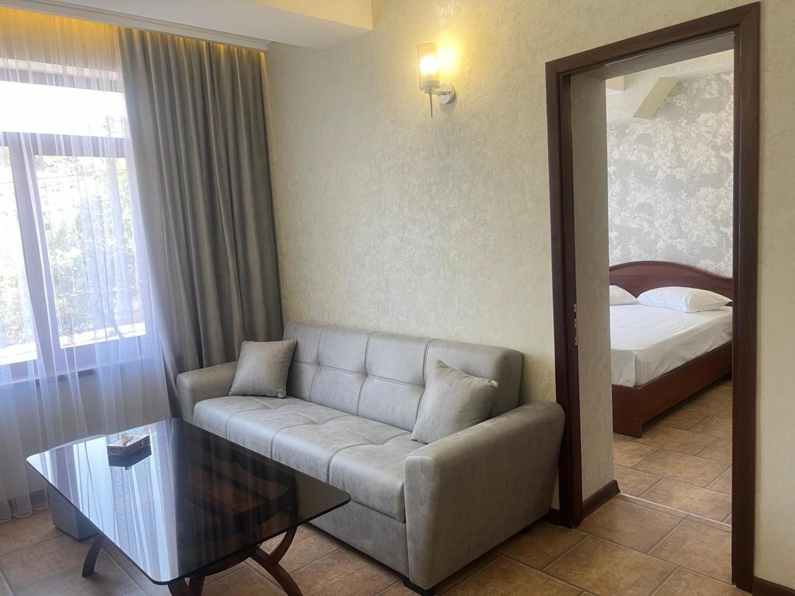 Park Avenue Hotel יירבאן מראה חיצוני תמונה