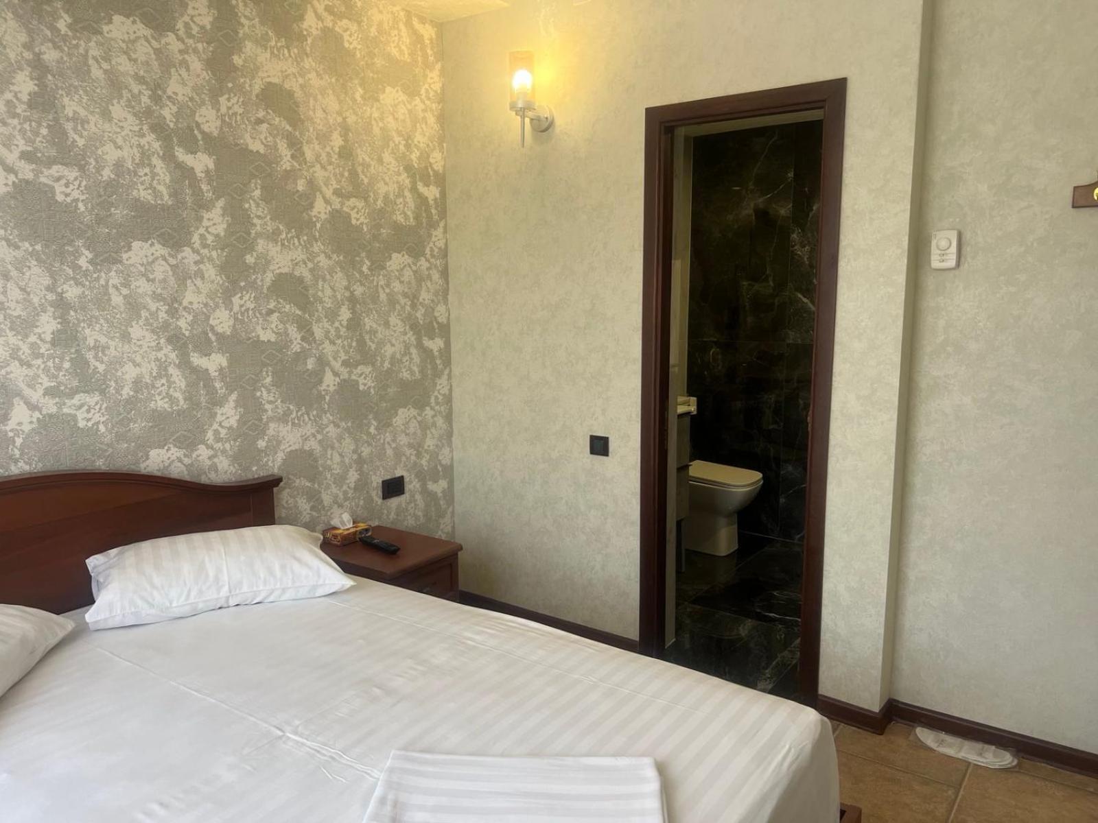 Park Avenue Hotel יירבאן מראה חיצוני תמונה