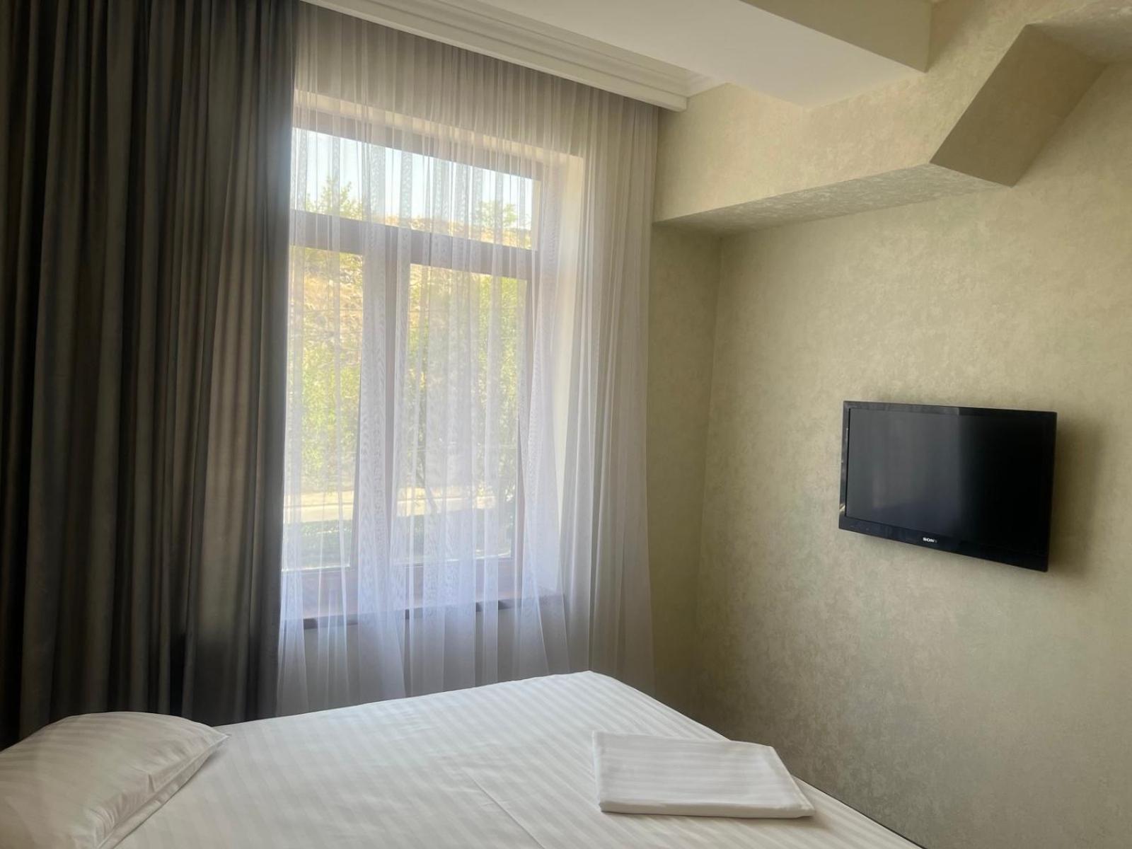 Park Avenue Hotel יירבאן מראה חיצוני תמונה