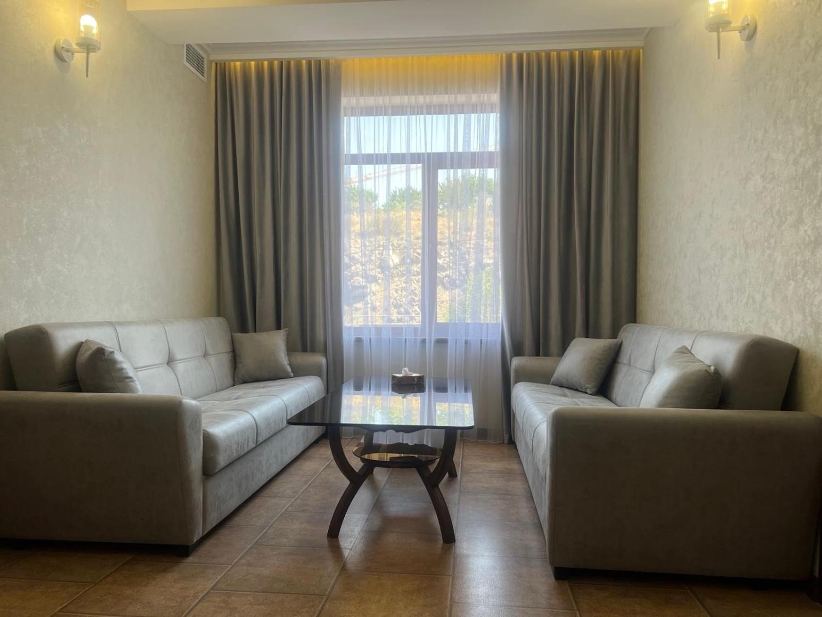Park Avenue Hotel יירבאן מראה חיצוני תמונה