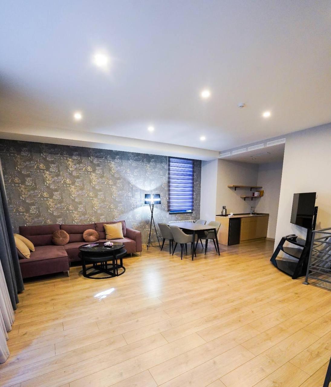 Park Avenue Hotel יירבאן מראה חיצוני תמונה