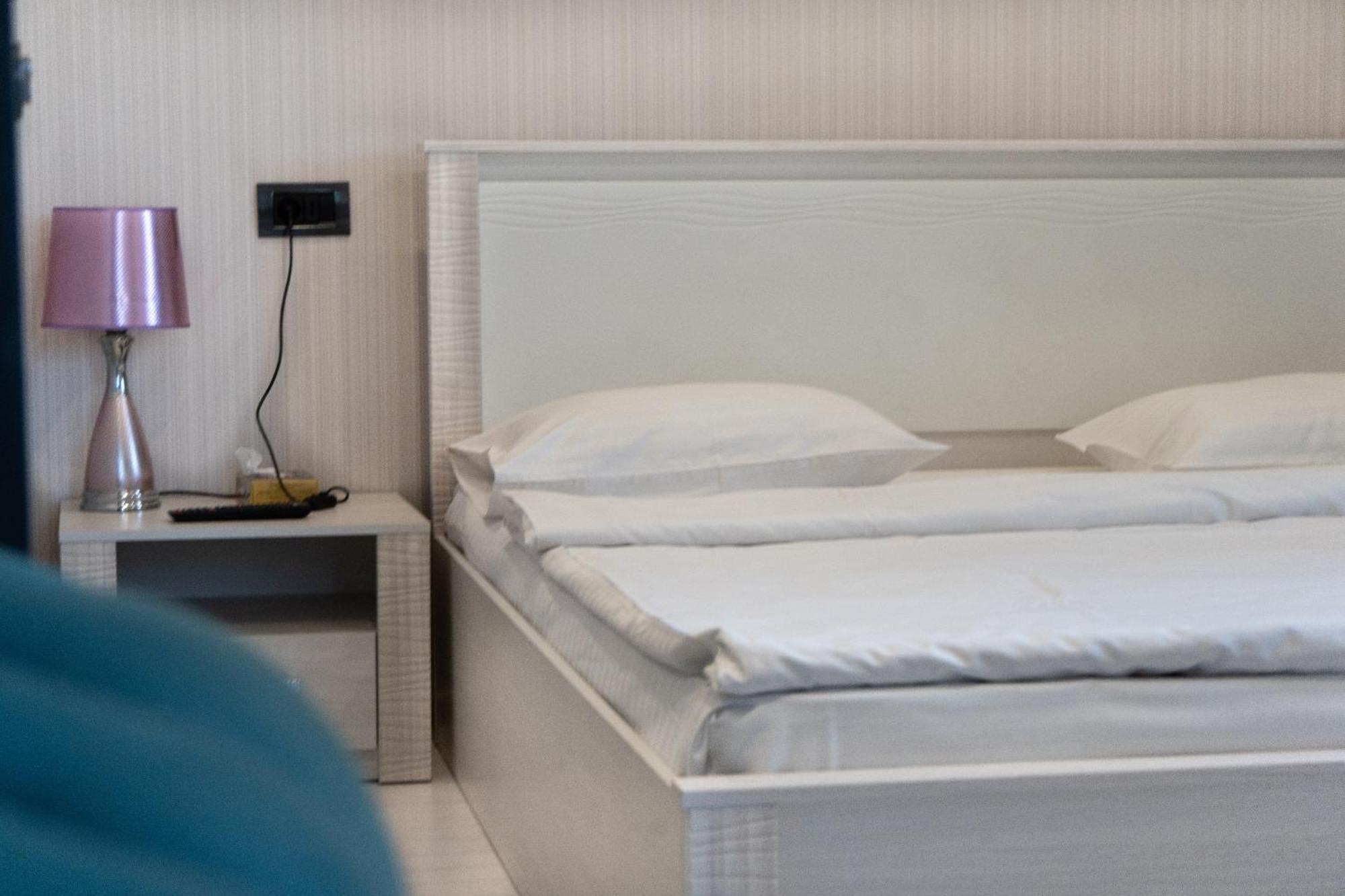 Park Avenue Hotel יירבאן מראה חיצוני תמונה