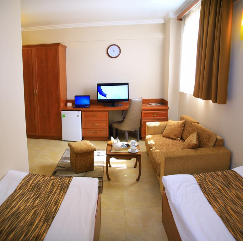 Park Avenue Hotel יירבאן מראה חיצוני תמונה