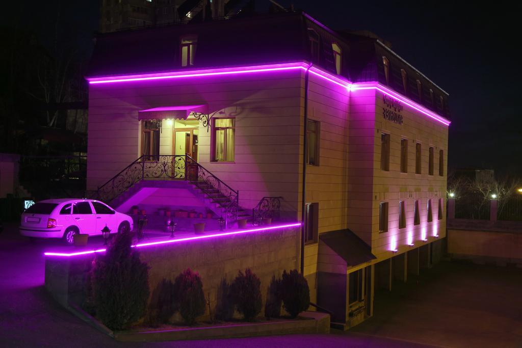 Park Avenue Hotel יירבאן מראה חיצוני תמונה