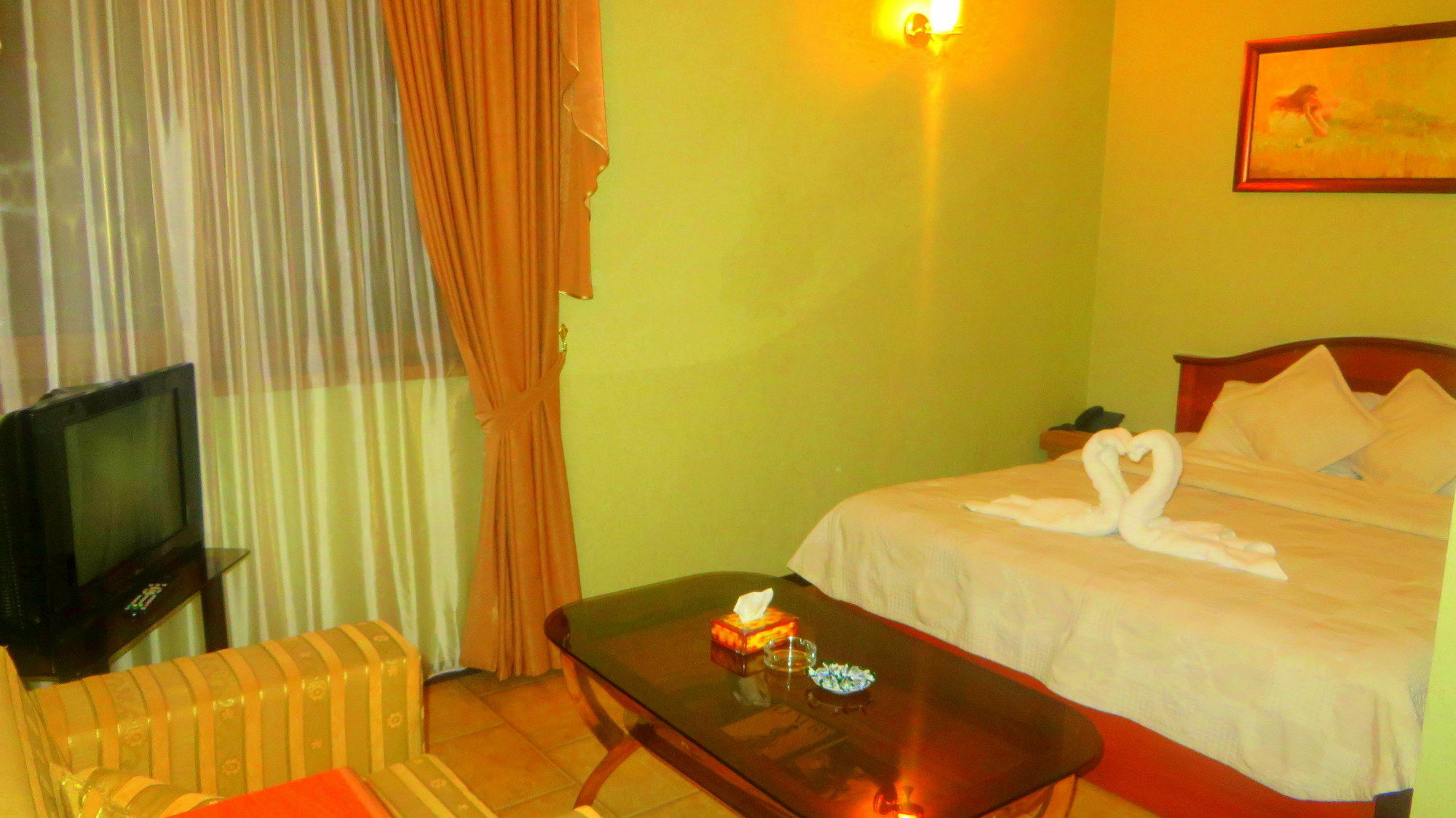 Park Avenue Hotel יירבאן מראה חיצוני תמונה