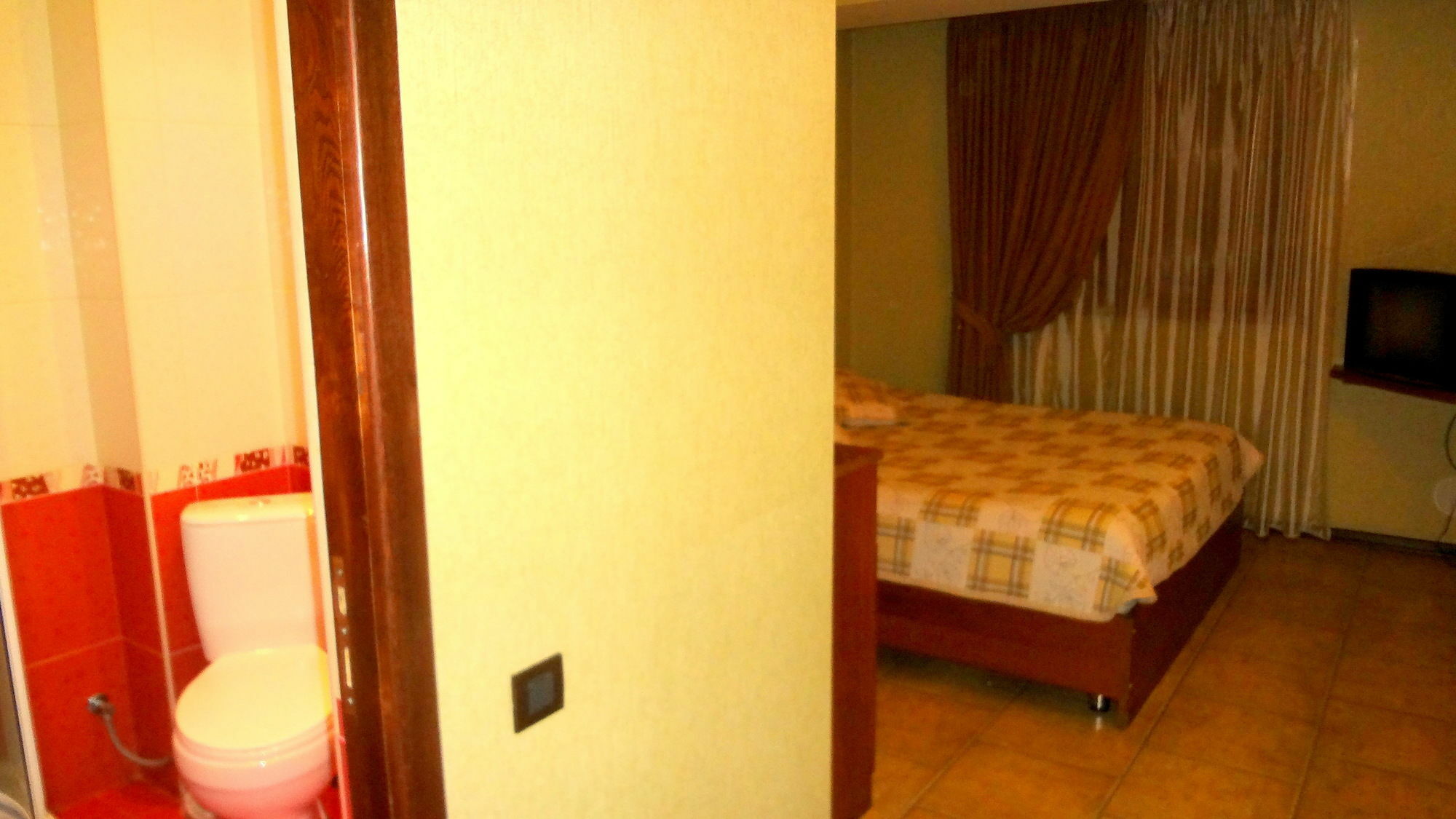 Park Avenue Hotel יירבאן מראה חיצוני תמונה